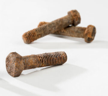 پیچ زنگ زده