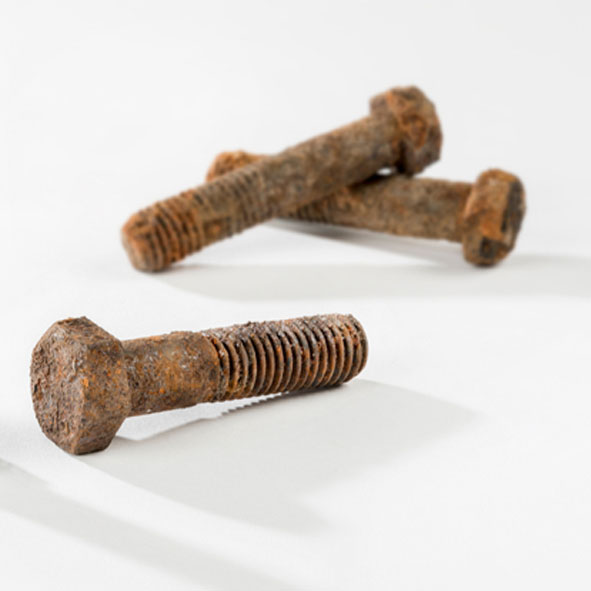 پیچ زنگ زده